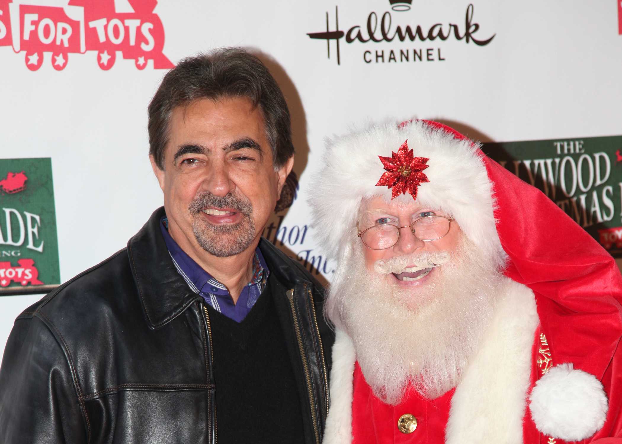 Joe Mantegna National Santa
